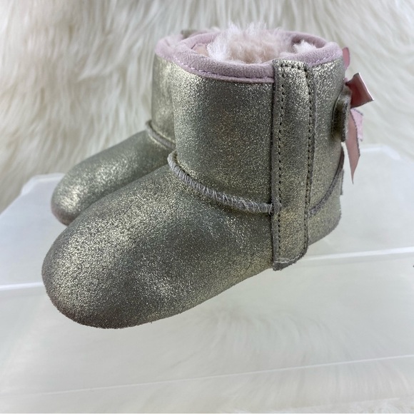 UGG WINTER BOOTS - Picture 4 of 9